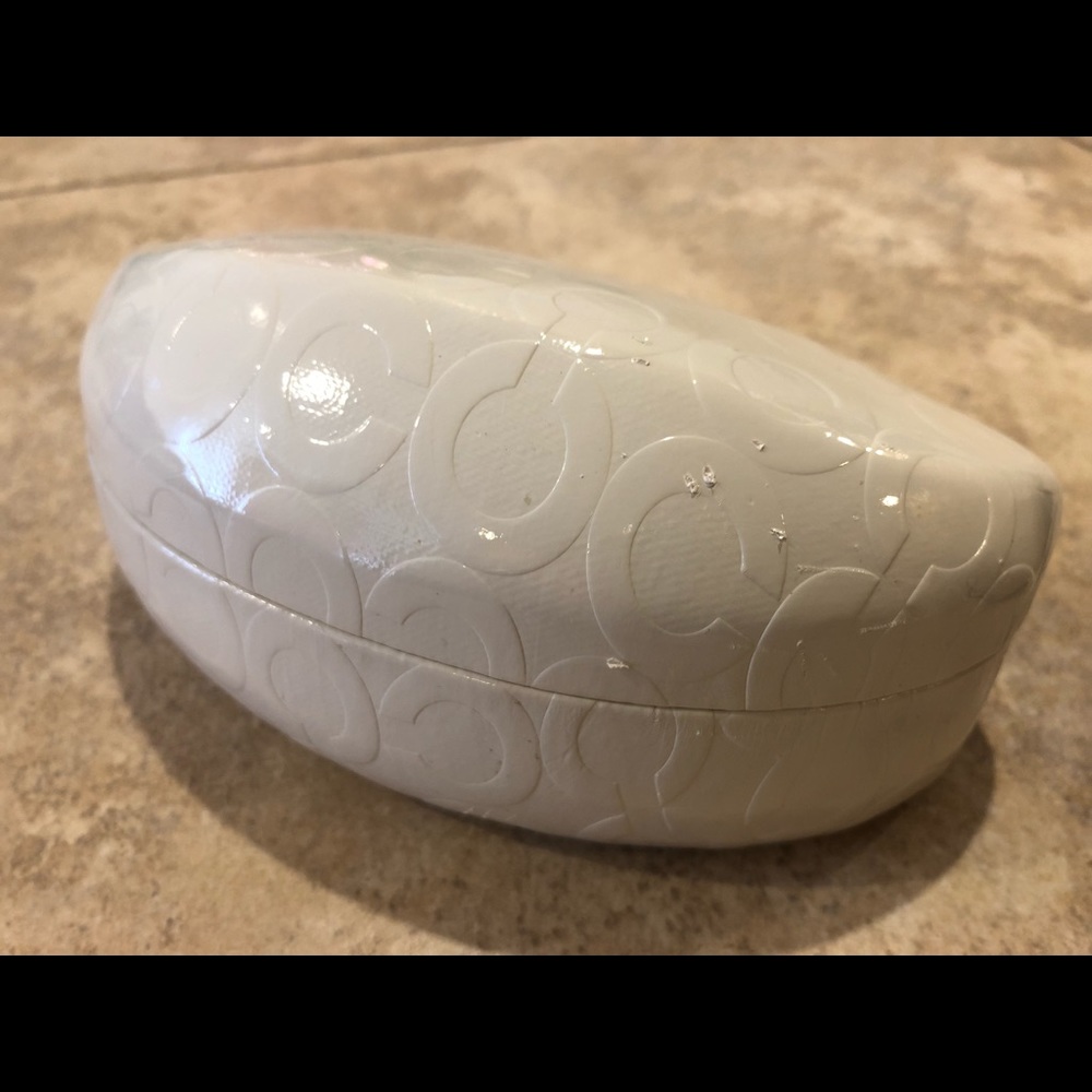 ****SOLD**** Coach S3010 sunglasses with case - Picture 5 of 6
